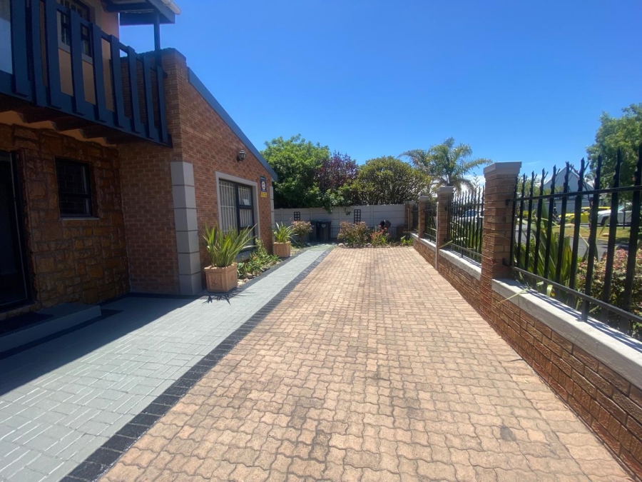3 Bedroom Property for Sale in Soneike Western Cape